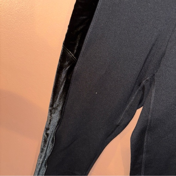 Victoia's Secret PINK,small Black. Leggings With Velour On Sides. EUC - Picture 3 of 9